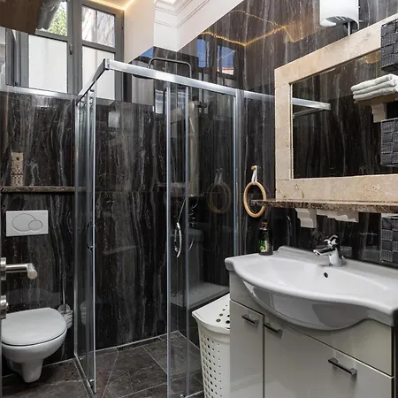 Seistanca Lux -old Entrance *