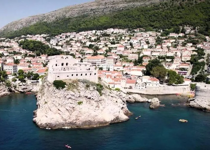 Διαμέρισμα Seistanca Lux -old Entrance *