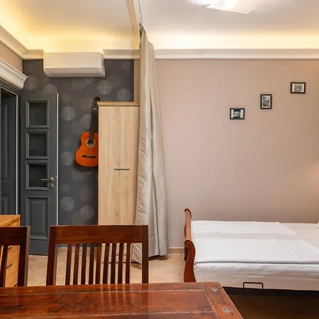 Seistanca Lux -old Entrance