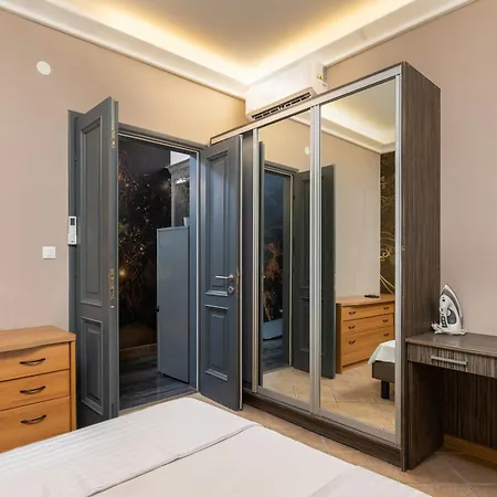 Апартаменты Seistanca Lux -old Entrance