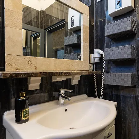 Appartement Seistanca Lux -old Entrance