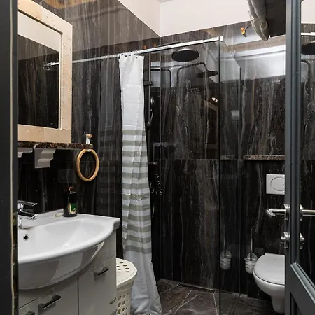 Seistanca Lux -old Entrance Апартаменты Дубровник